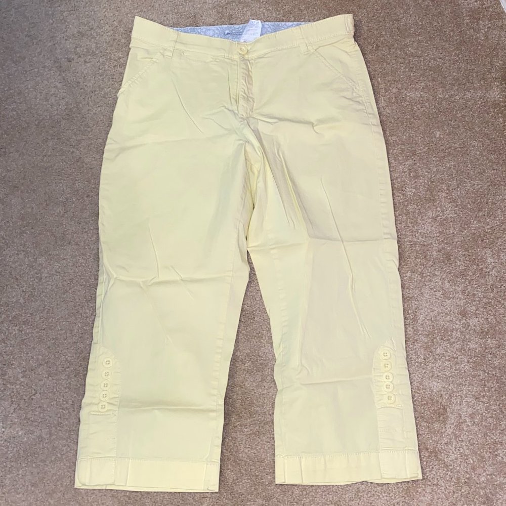 Lee Yellow Stretch Capris Size 10